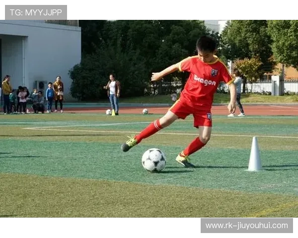 围绕竞技足球玩具桌面打造家庭互动与团队对抗的趣味体验活动魅力展现